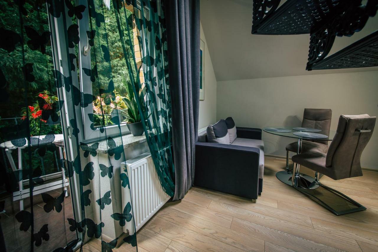 Apartamenty Jablonowa Zielona Gora  Exterior photo
